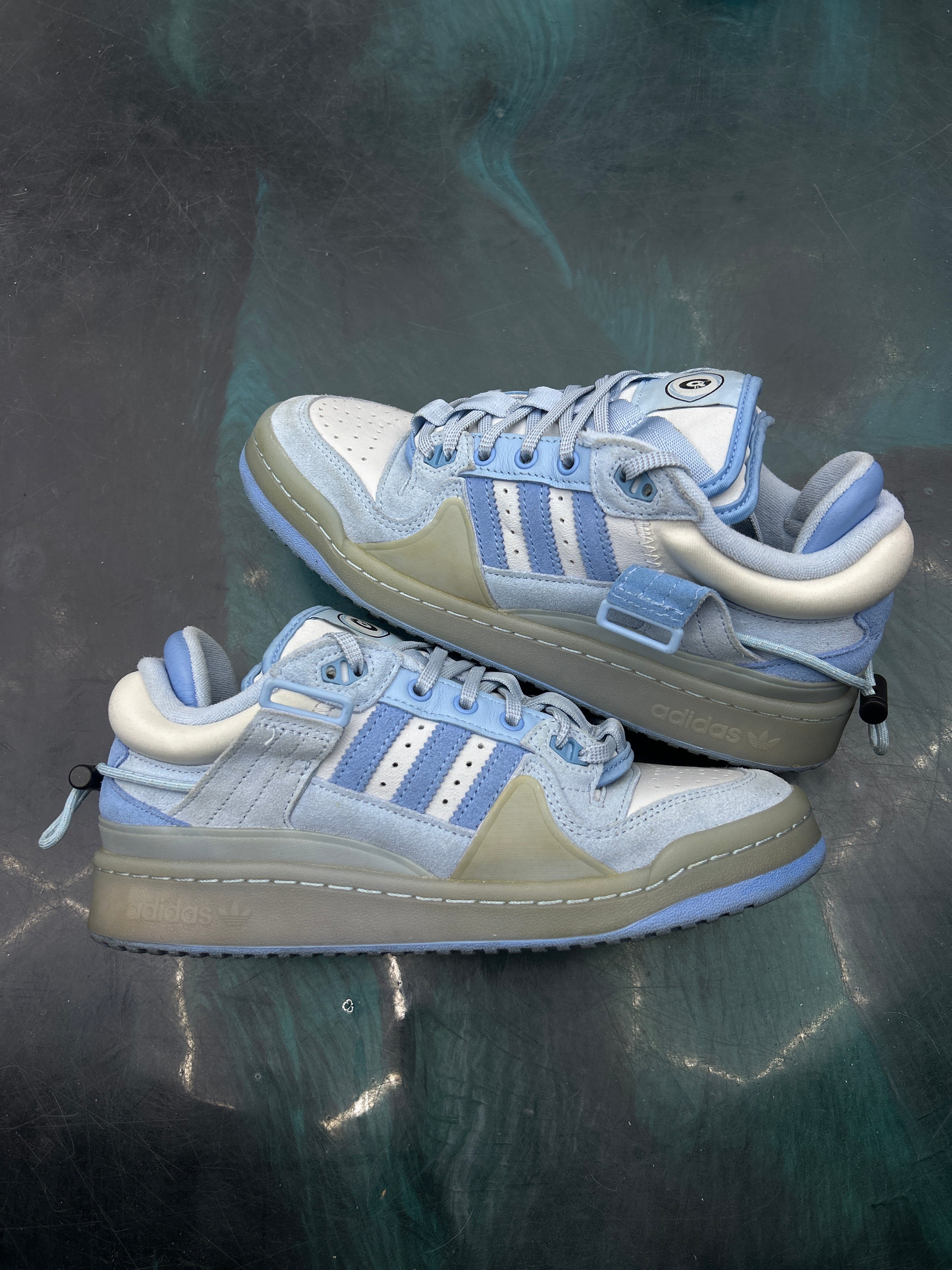 ADIDAS FORUM BUCKLE LOW BAD BUNNY BLUE TINT PRE OWNED SIZE 7 NO BOX