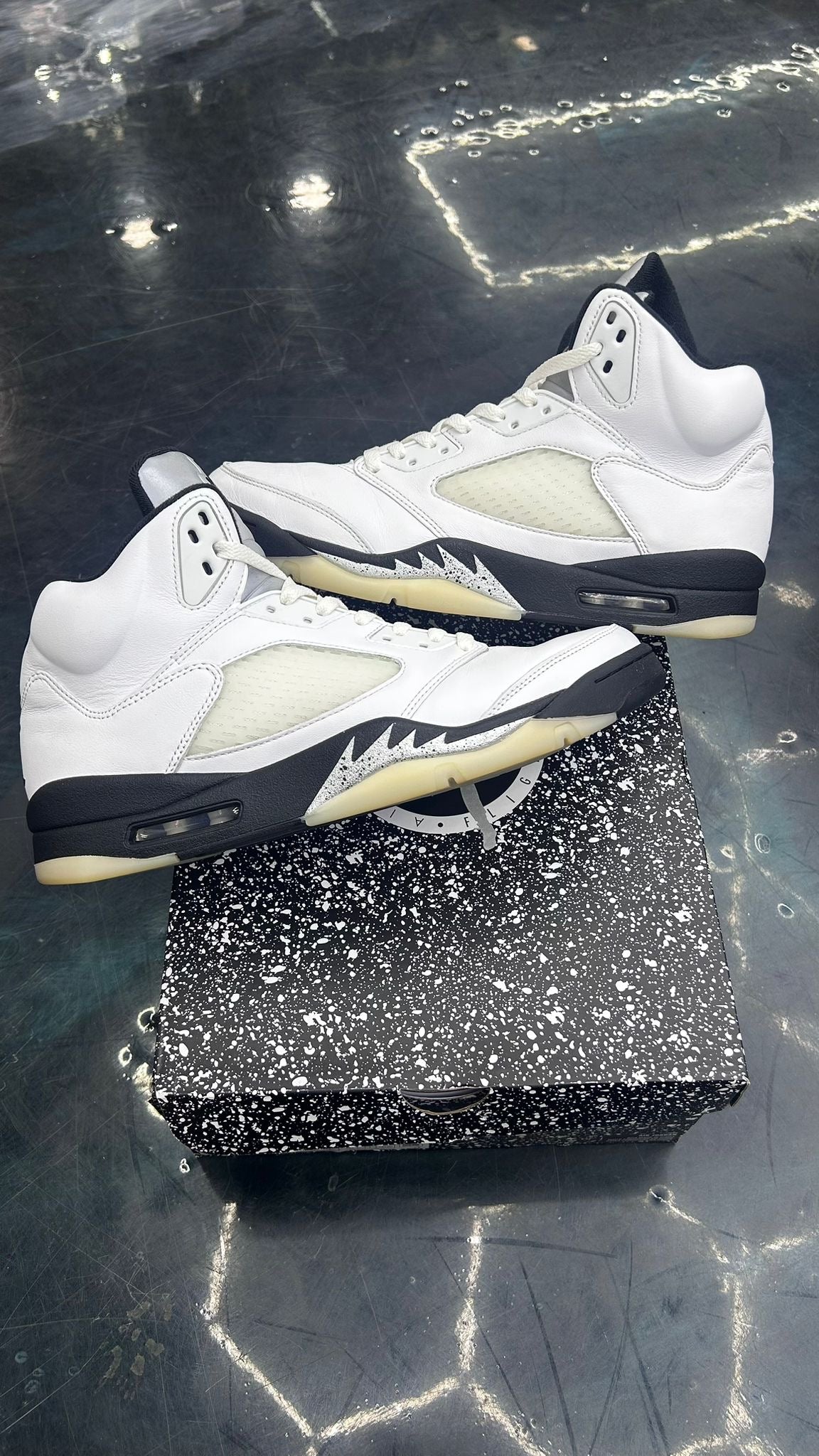 JORDAN 5 RETRO REVERSE METALLIC PRE OWNED SIZE 12