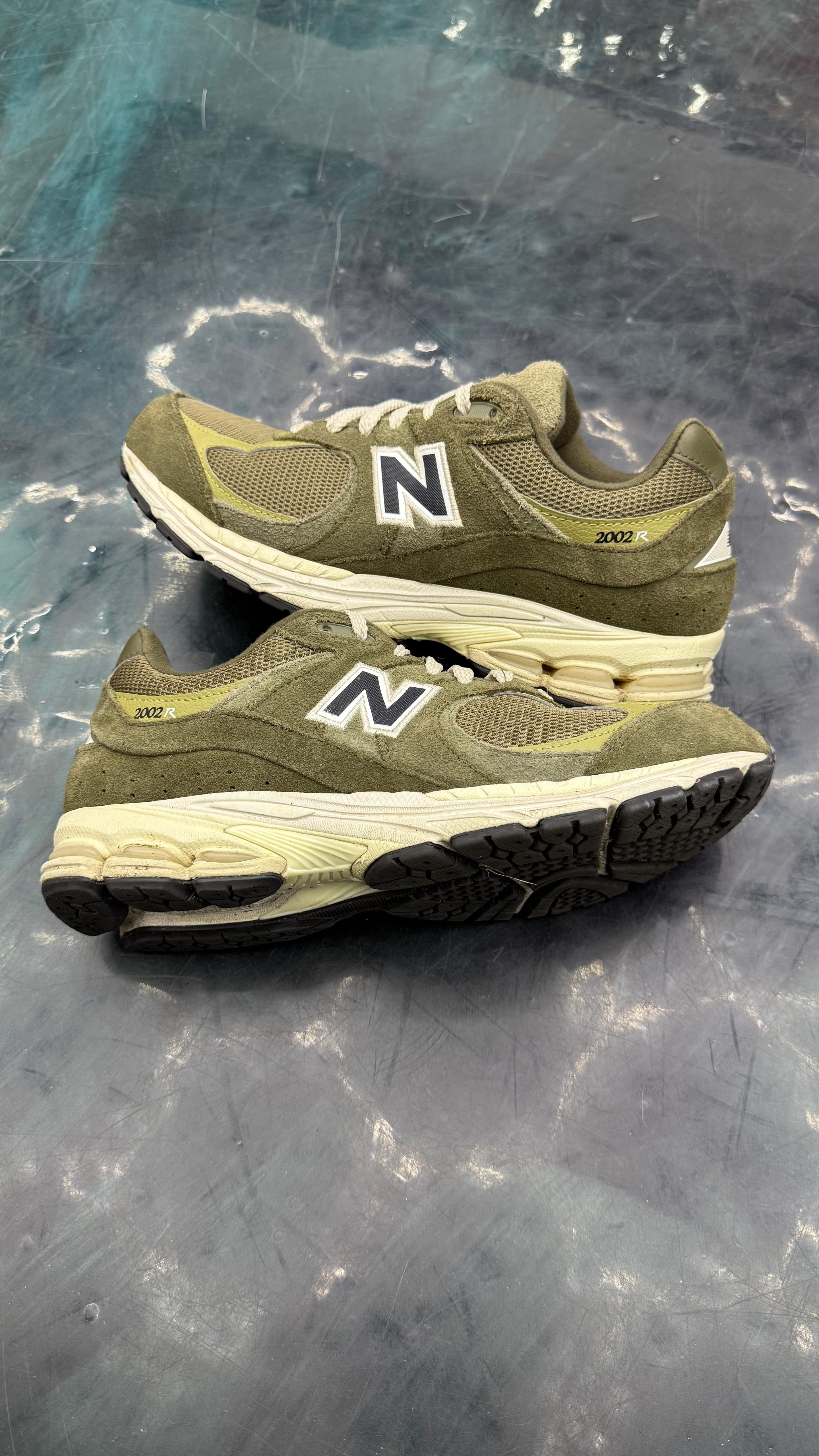 NEW BALANCE 2002R ZALANDO EXCLUSIVE OLIVE PRE OWNED SIZE 10 NO BOX