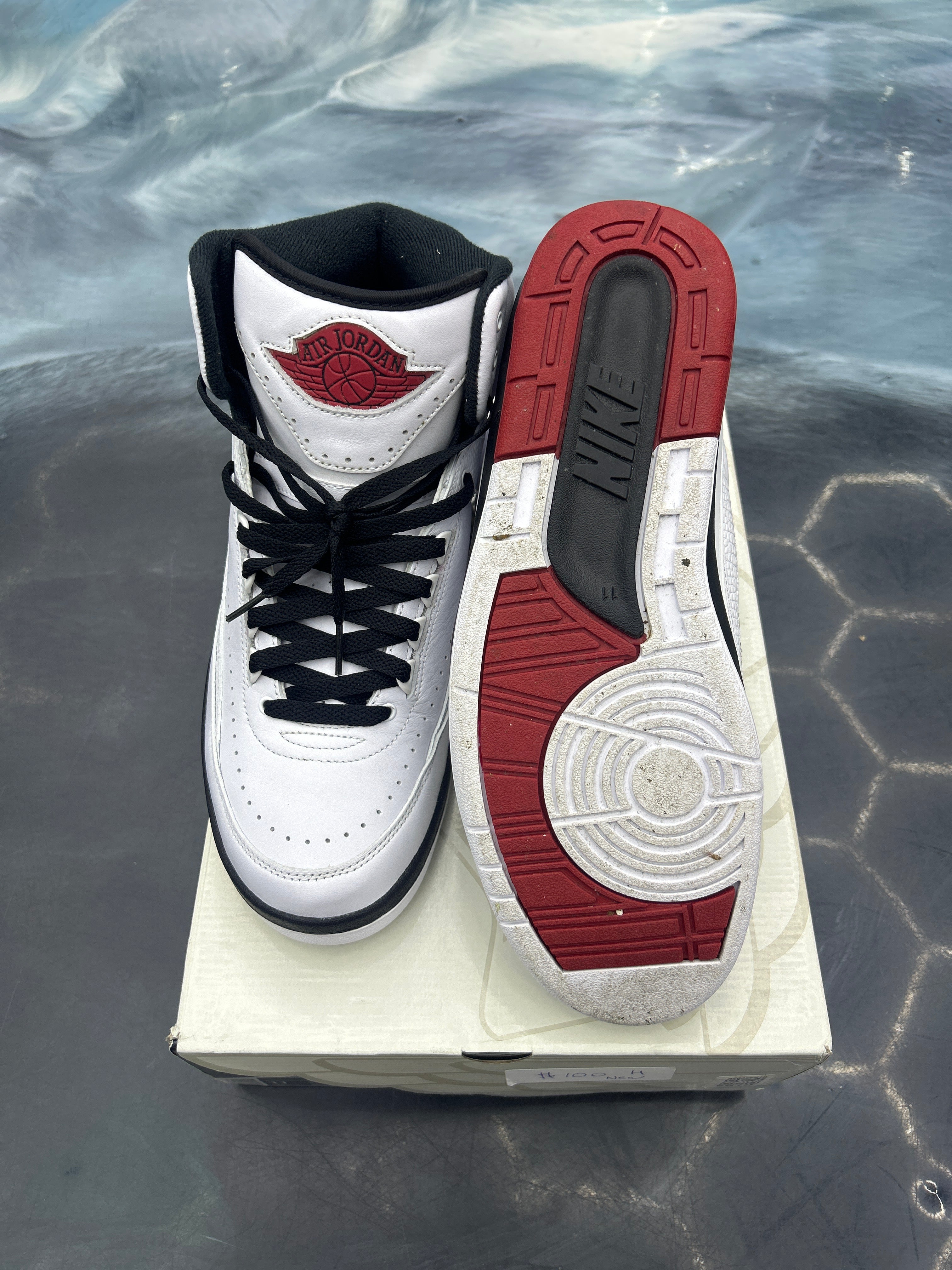 JORDAN 2 RETRO OG CHICAGO (2022) PRE OWNED SIZE 11