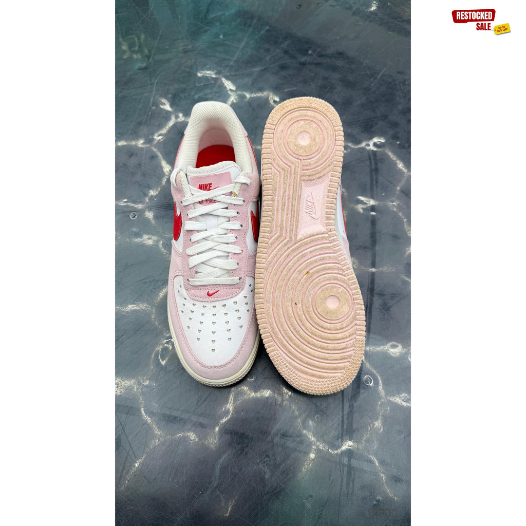 NIKE AIR FORCE 1 LOW VALENTINES LOVE LETTER PRE OWNED SIZE 8 NO BOX