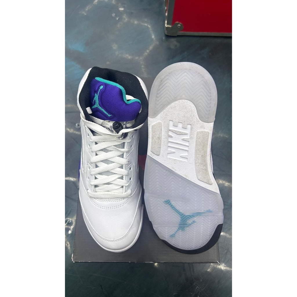 JORDAN 5 RETRO GRAPE PRE OWNED SIZE 8