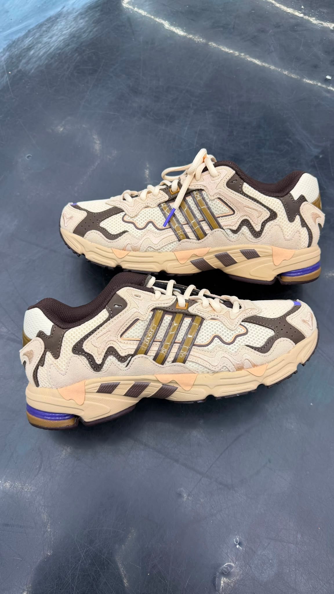ADIDAS RESPONSE CL BAD BUNNY PASO FINO BRAND NEW SIZE 8 NO BOX