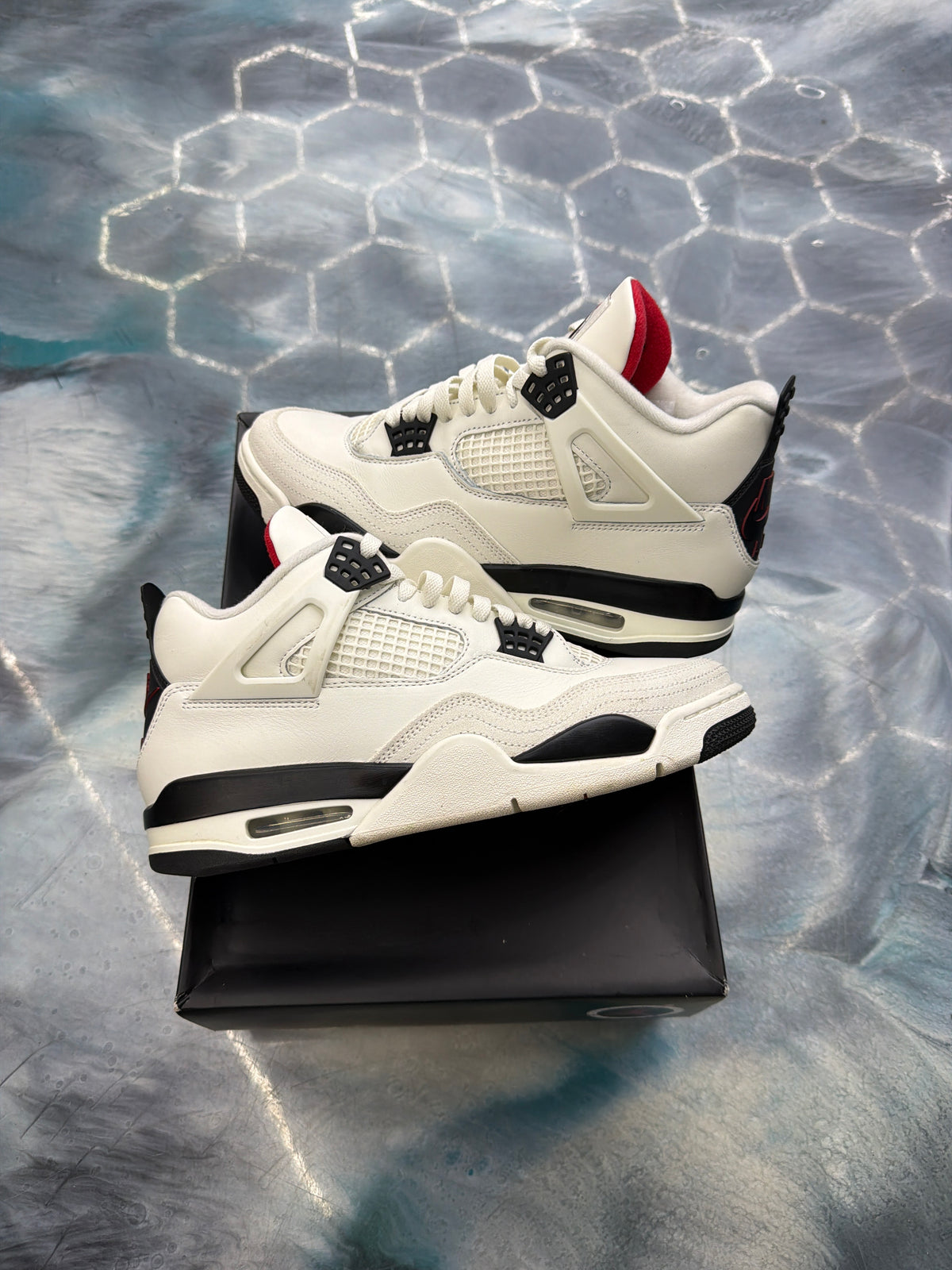 JORDAN 4 RETRO FLIGHT CLUB PRE OWNED SIZE 10