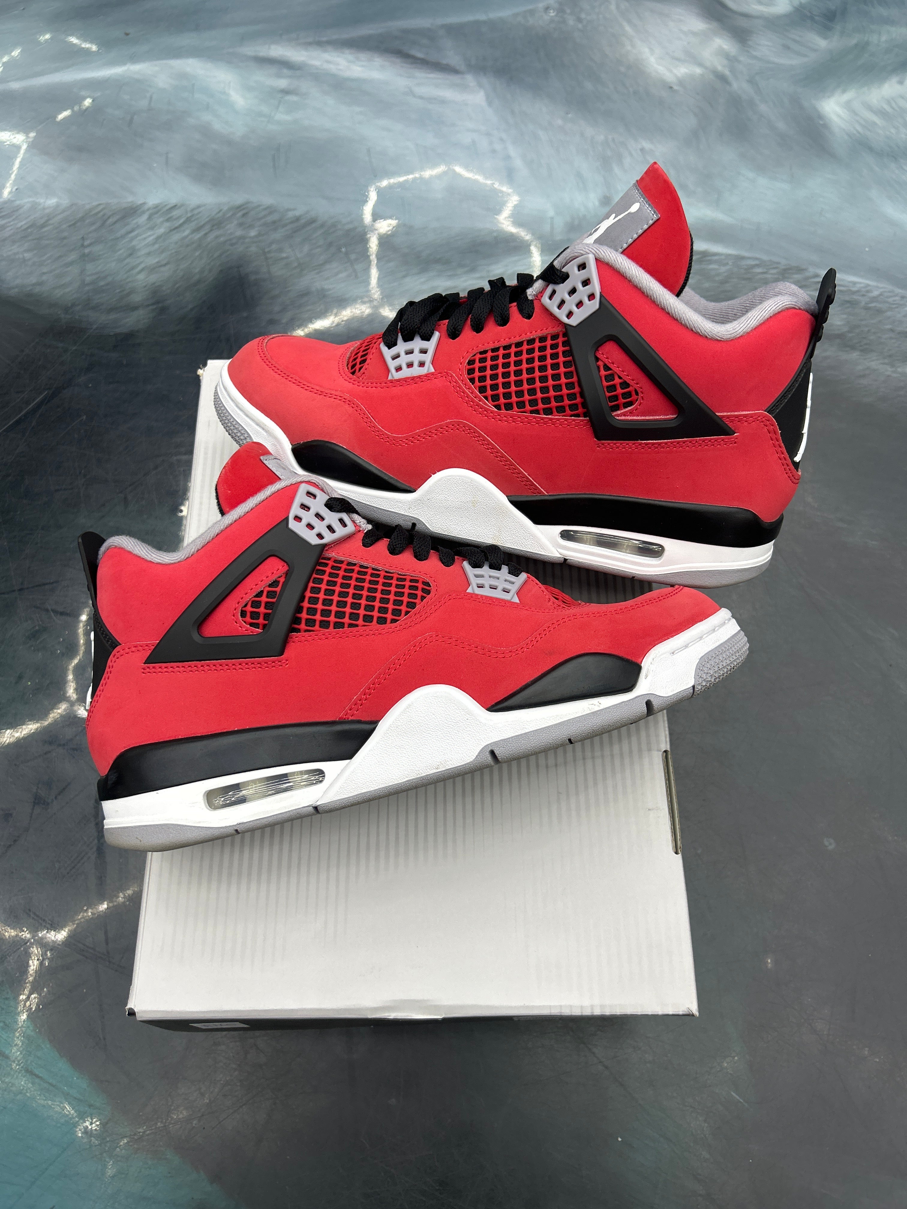 JORDAN 4 RETRO TORO BRAVO (2025) PRE OWNED SIZE 10