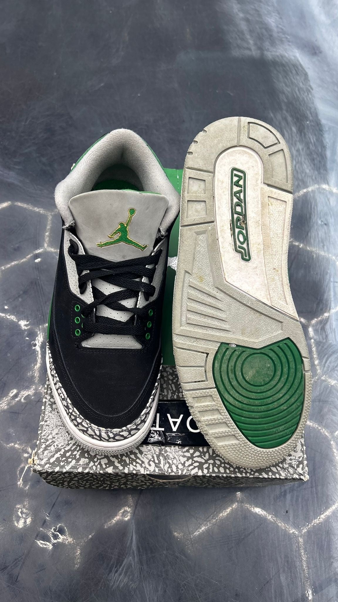 JORDAN 3 RETRO PINE GREEN PRE OWNED SIZE 8