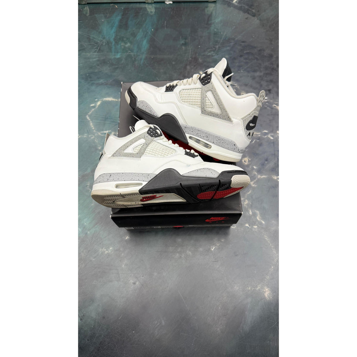 JORDAN 4 RETRO WHITE CEMENT PRE OWNED SIZE 12