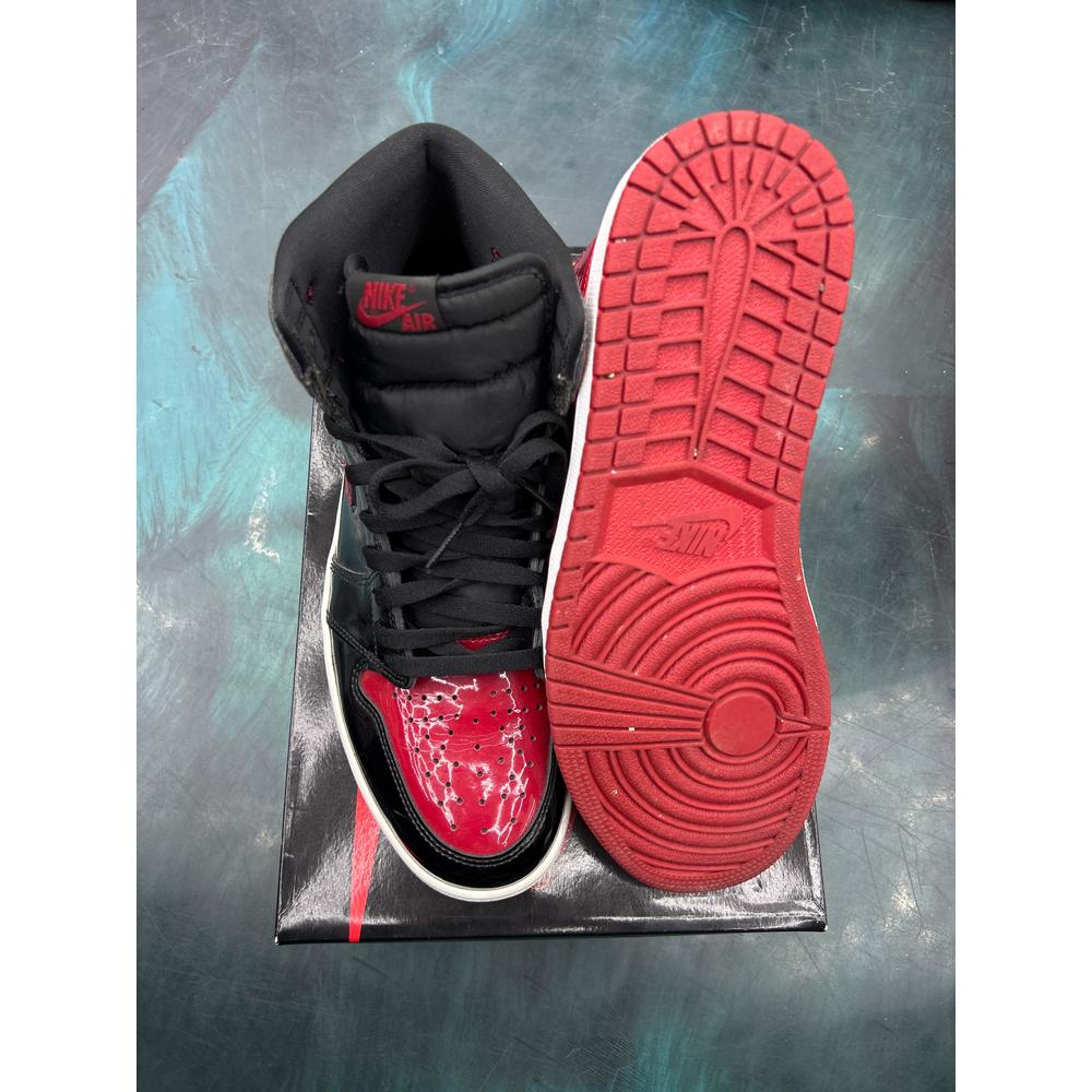 JORDAN 1 RETRO HIGH OG PATENT BRED PRE OWNED SIZE 10.5