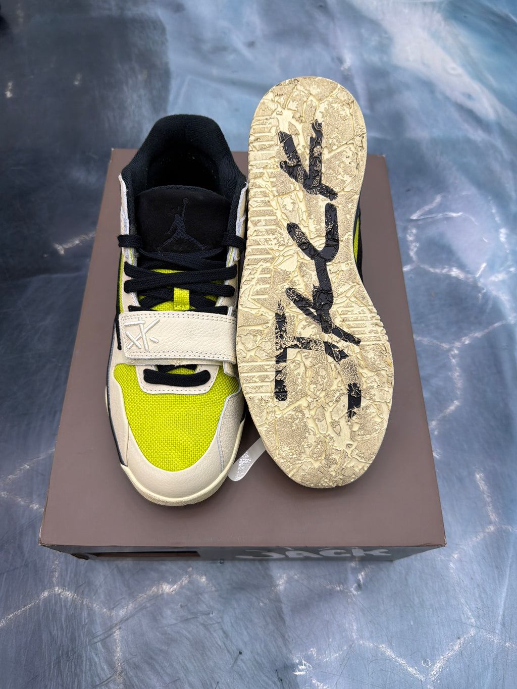 JORDAN JUMPMAN JACK TR TRAVIS SCOTT BRIGHT CACTUS PRE OWNED SIZE 8