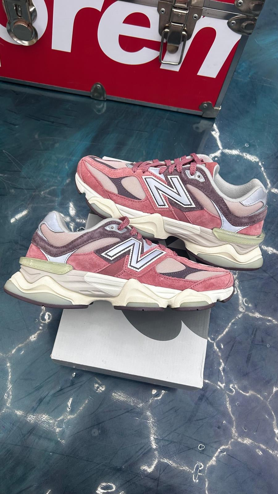 NEW BALANCE 9060 CHERRY BLOSSOM PRE OWNED SIZE 8 REP BOX