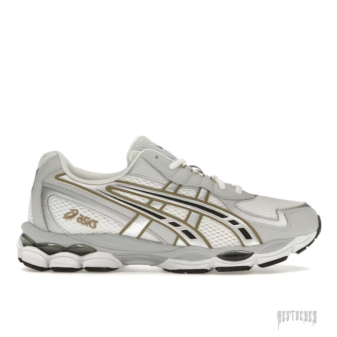 ASICS GEL-NYC CREAM PURE SILVER sneaker with mesh and leather overlays, black and gold stripes.