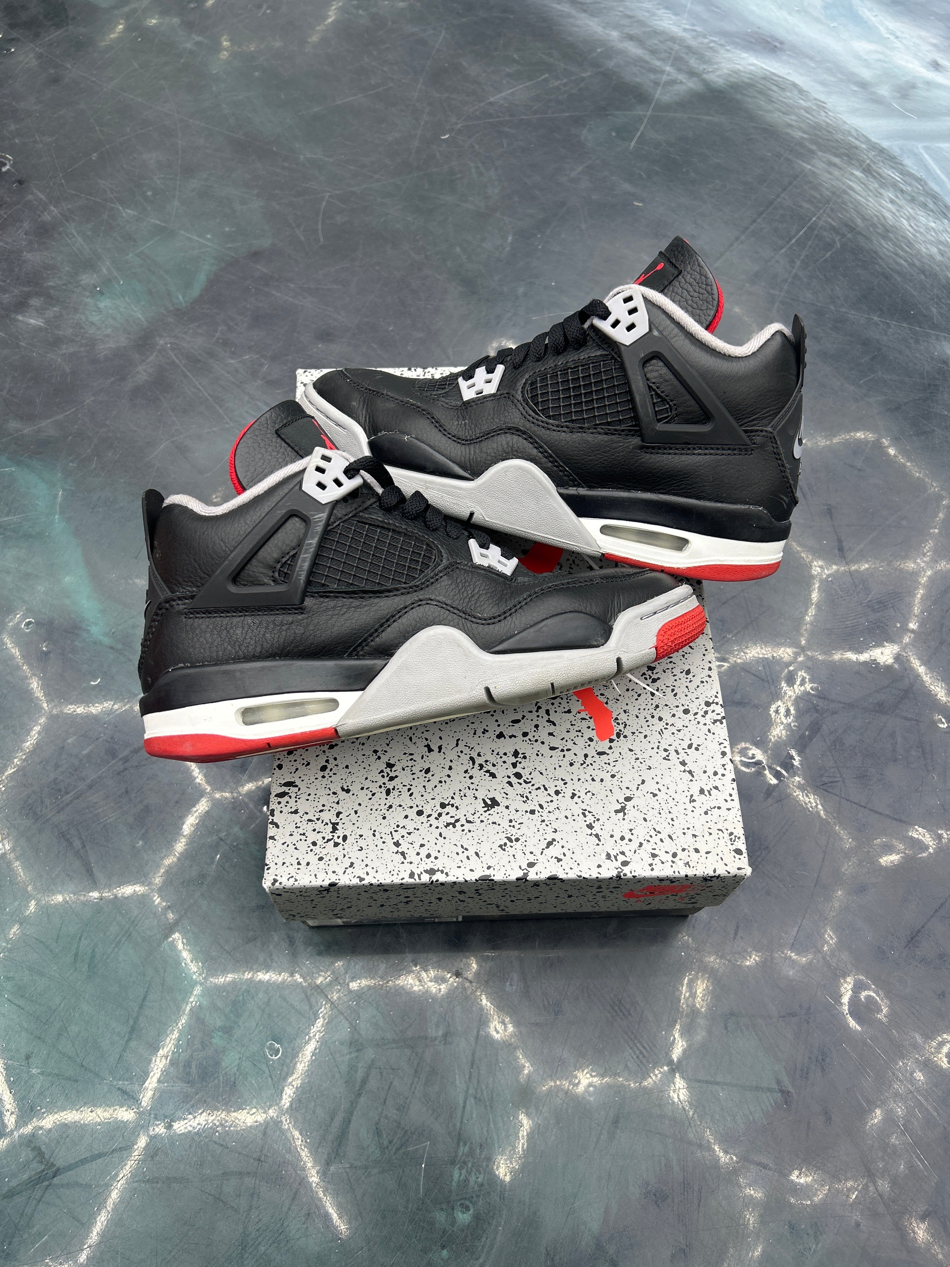 JORDAN 4 RETRO BRED REIMAGINED (gs) SIZE 7Y