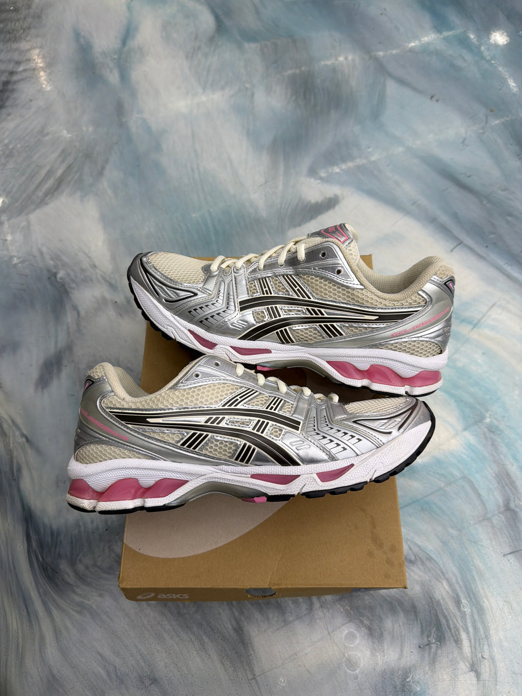 ASICS GEL-KAYANO 14 CREAM SWEET PINK PRE OWNED SIZE 10.5