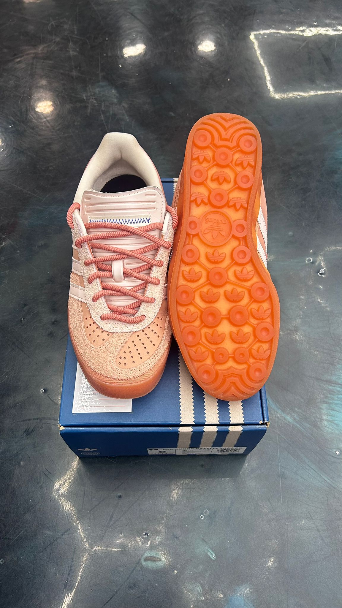ADIDAS GAZELLE INDOOR BAD BUNNY CABO ROJO PRE OWNED SIZE 8