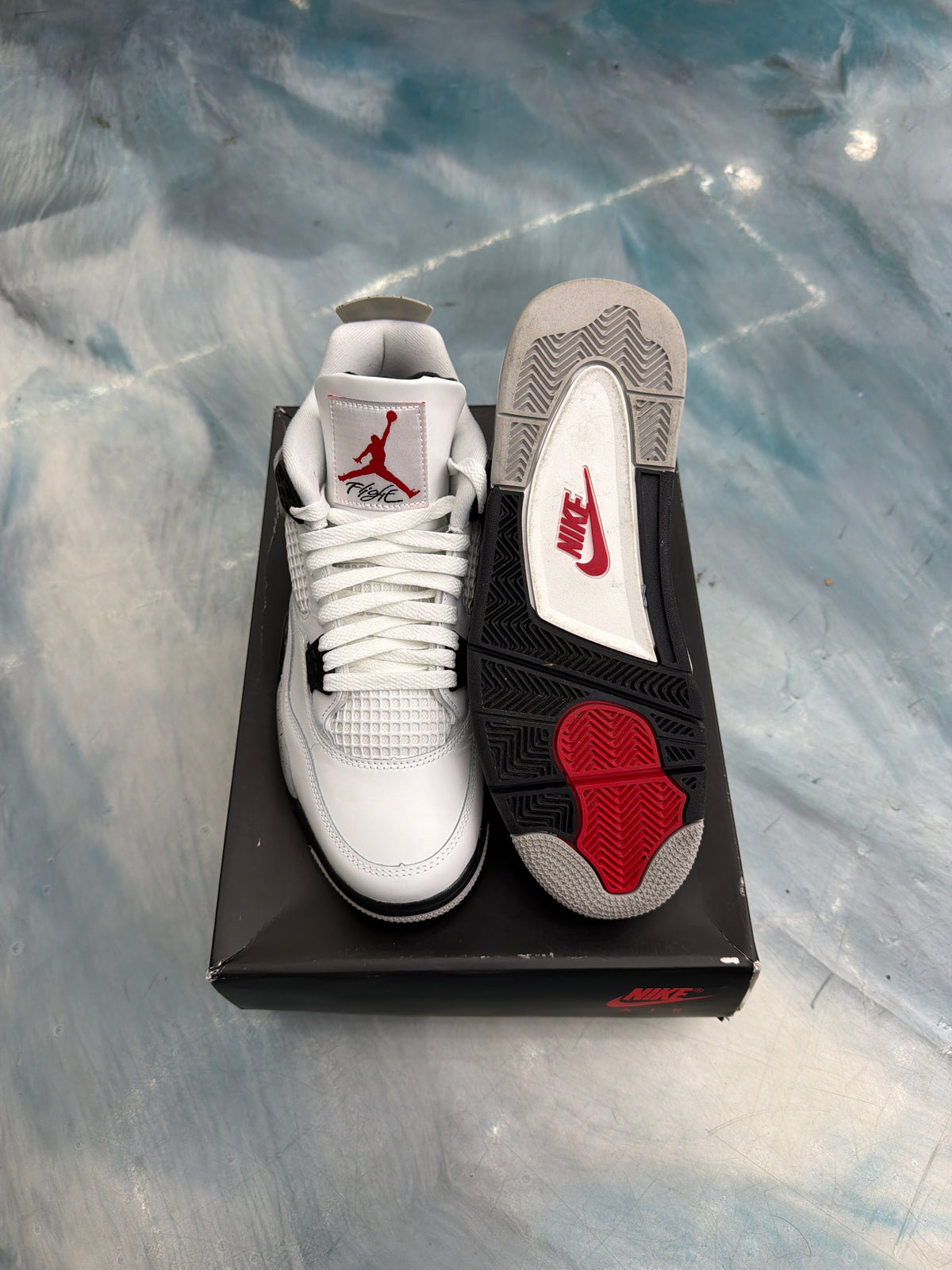 JORDAN 4 RETRO WHITE CEMENT PRE OWNED SIZE 10