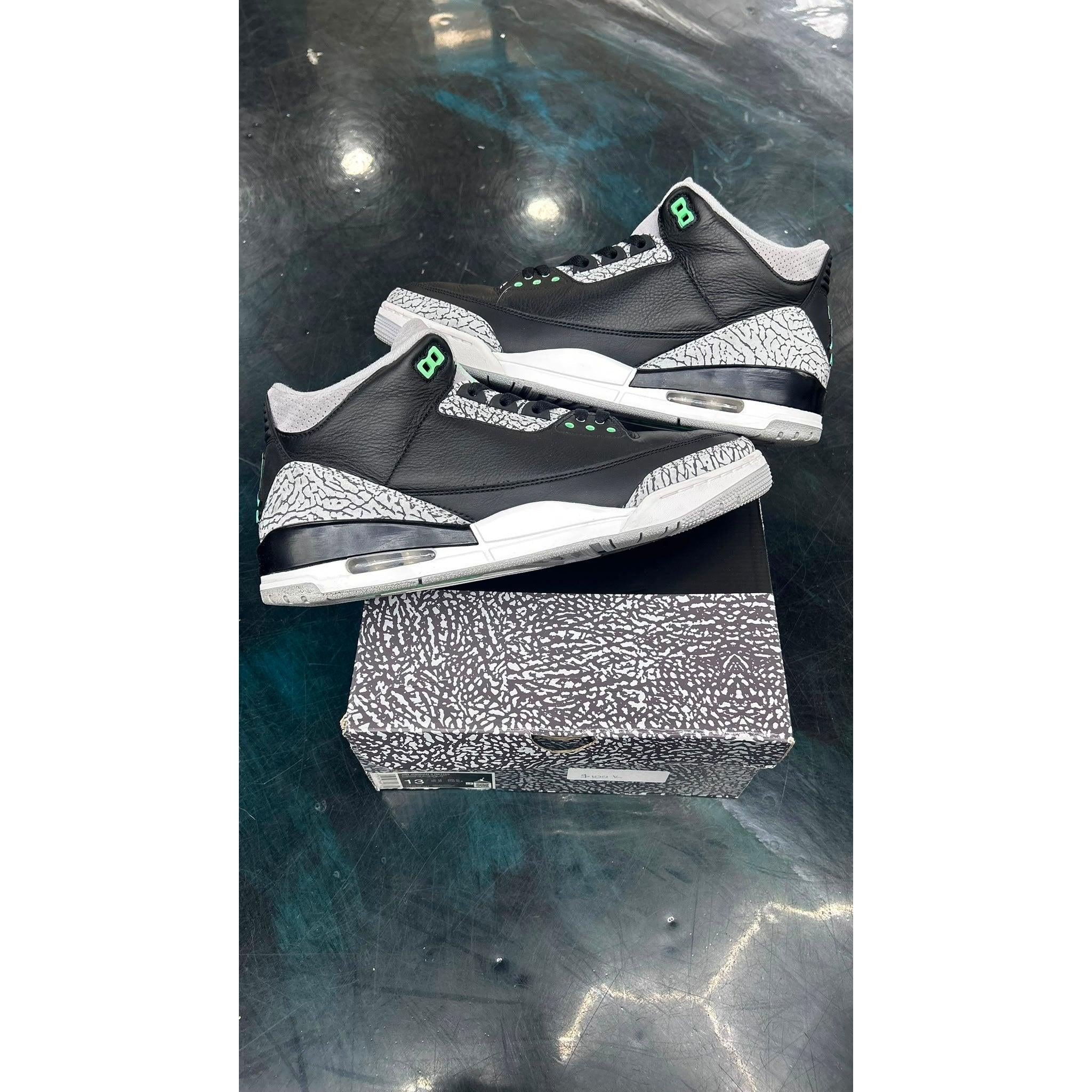 JORDAN 3 RETRO GREEN GLOW PRE OWNED SIZE 13