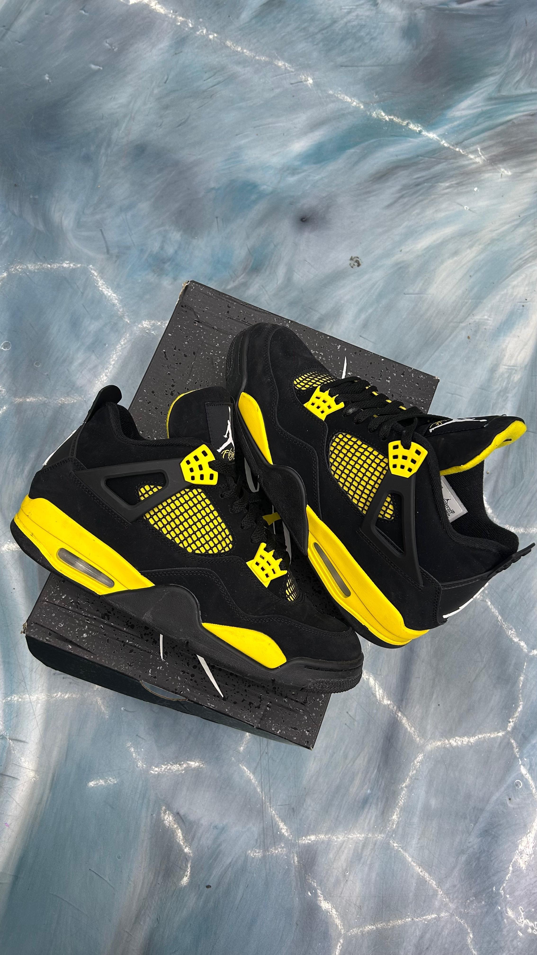 JORDAN 4 RETRO YELLOW THUNDER PRE OWNED SIZE 10