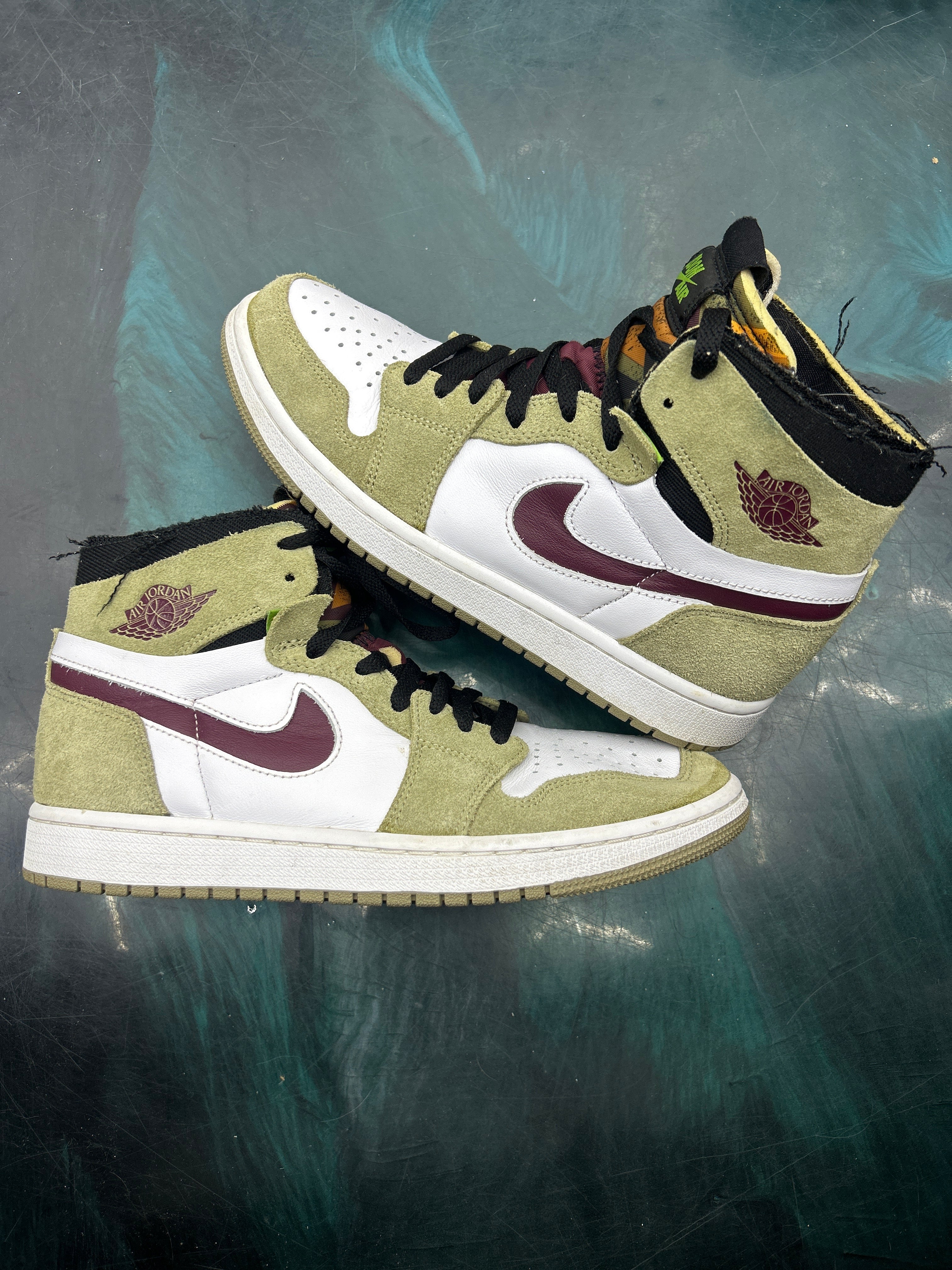 JORDAN 1 ZOOM CMFT NEUTRAL OLIVE PRE OWNED SIZE 8 NO BOX