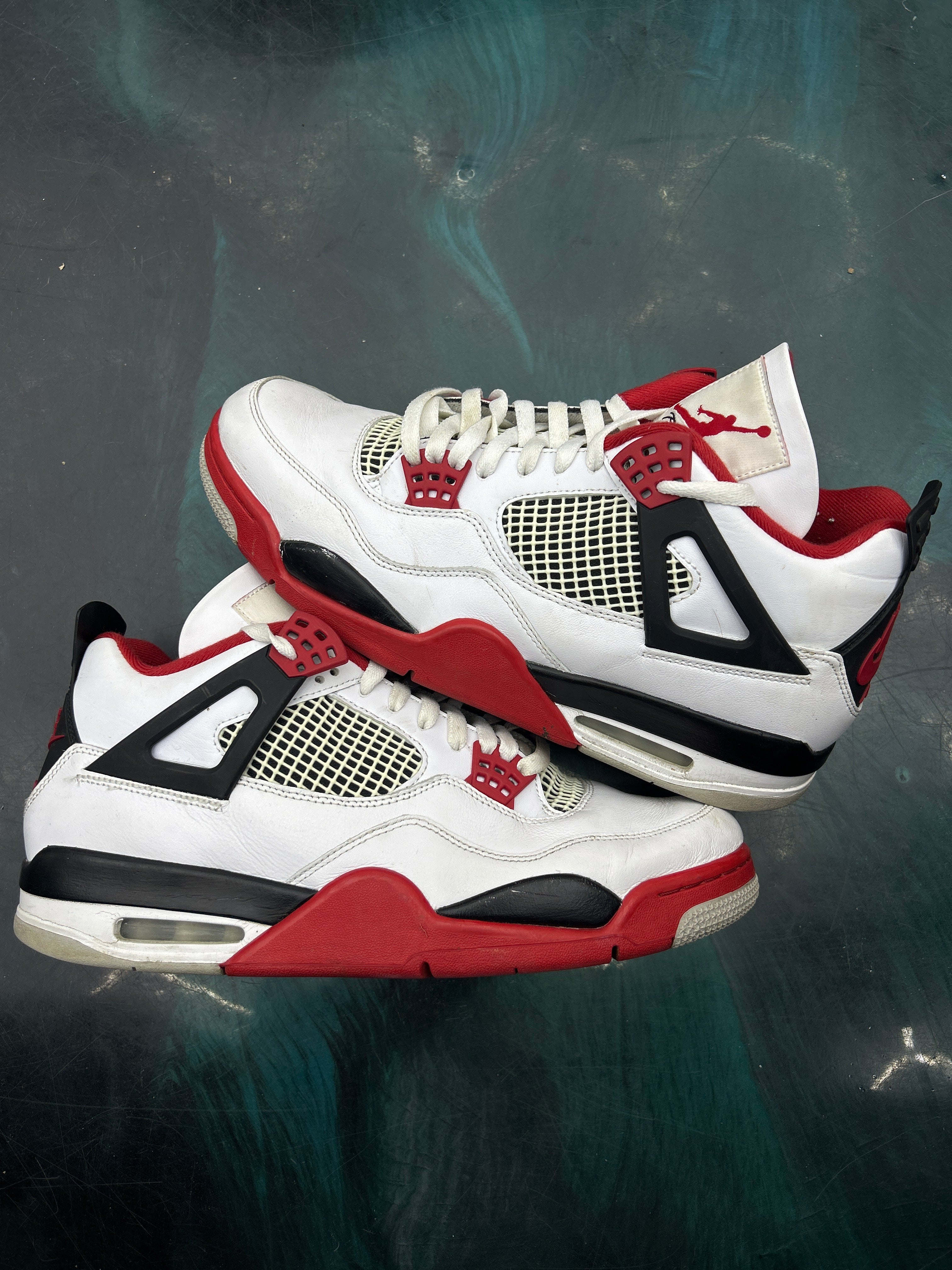 JORDAN 4 RETRO FIRE RED PRE OWNED SIZE 12 NO BOX
