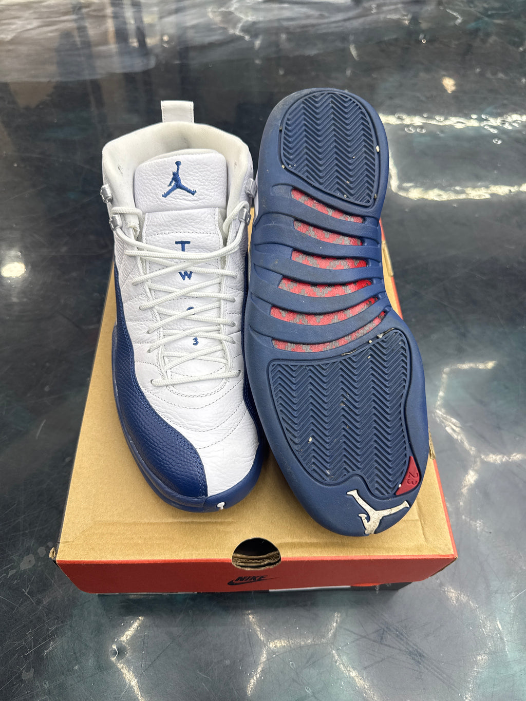 JORDAN 12 RETRO FRENCH BLUE PRE OWNED SIZE 11