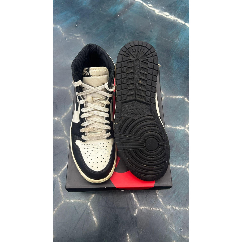 JORDAN 1 RETRO HIGH DARK MOCHA PRE OWNED SIZE 10