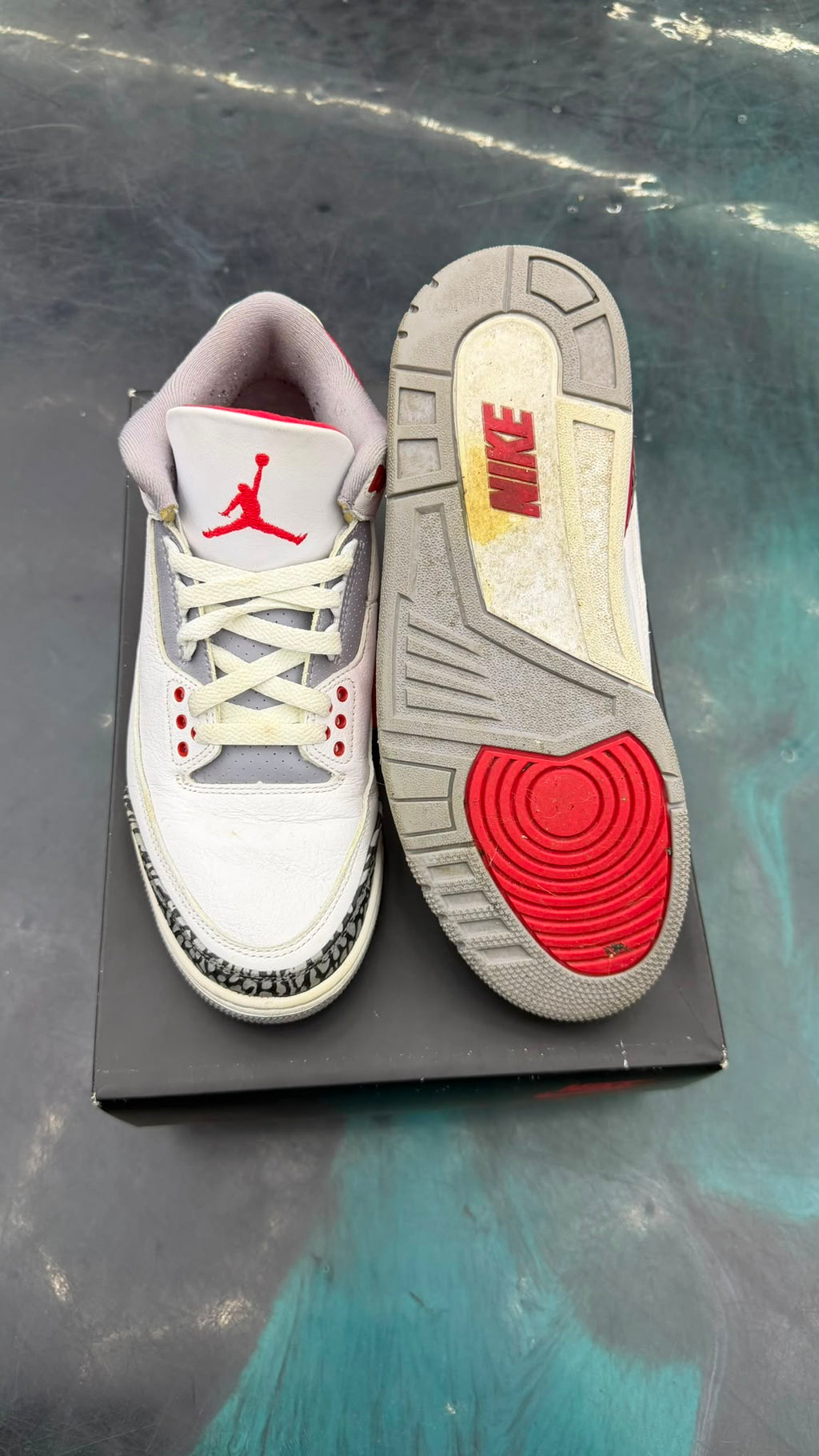 JORDAN 3 RETRO FIRE RED PRE OWNED SIZE 8
