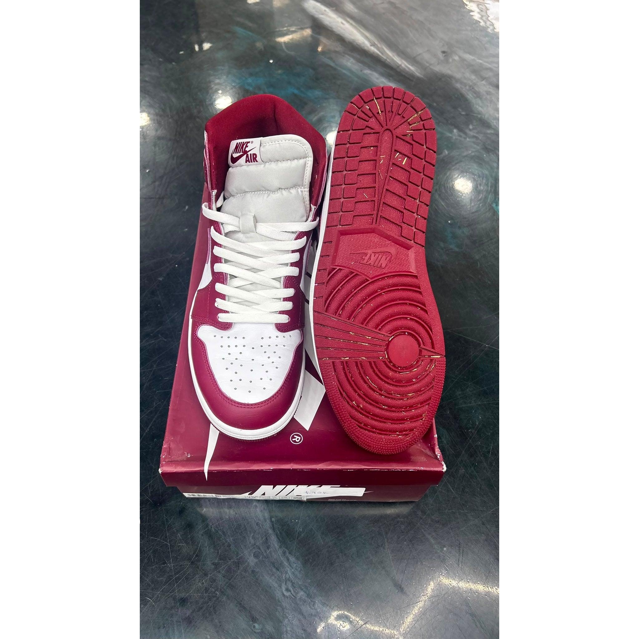 JORDAN 1 RETRO HIGH OG ARTISIAN TEAM RED PRE OWEND SIZE 13