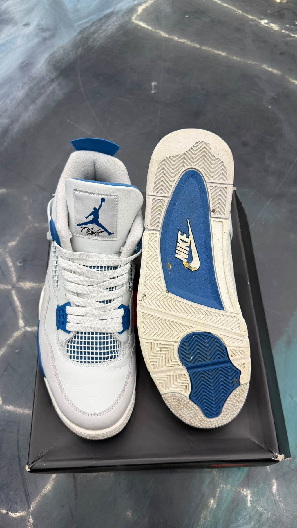 JORDAN 4 RETRO MILITARY BLUE PRE OWNED SIZE 13