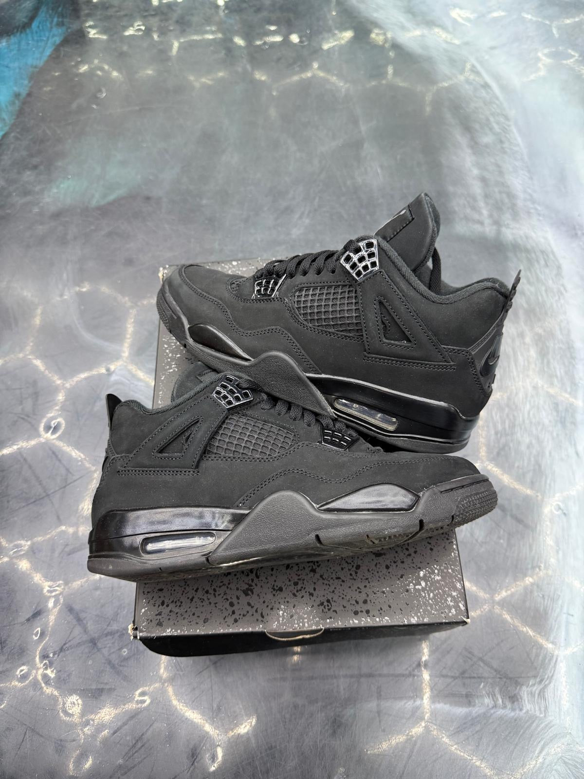 JORDAN 4 RETRO BLACK CAT PRE OWNED SIZE 8
