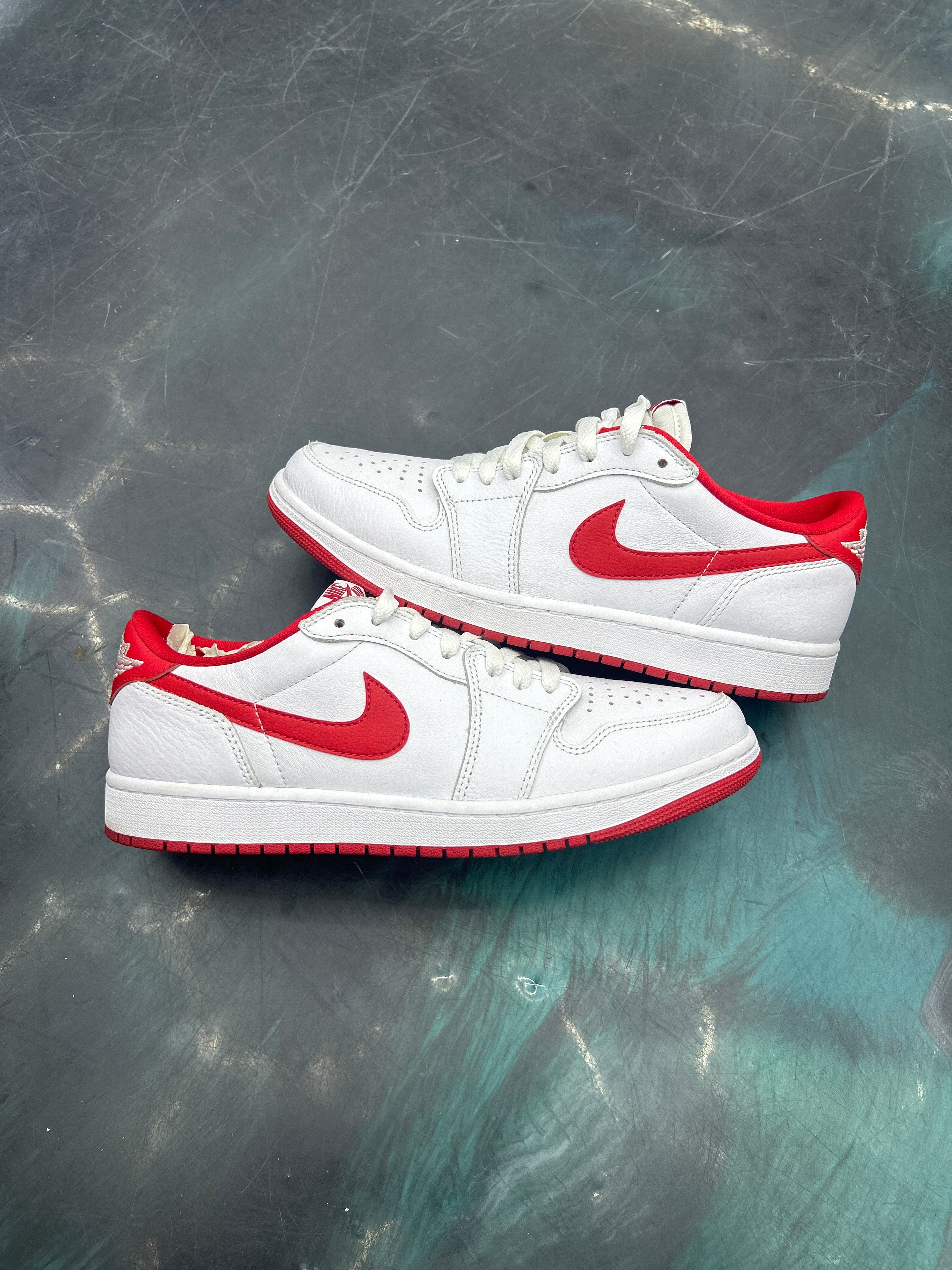 JORDAN 1 RETRO LOW OG UNIVERSITY RED PREOWNED SIZE 10