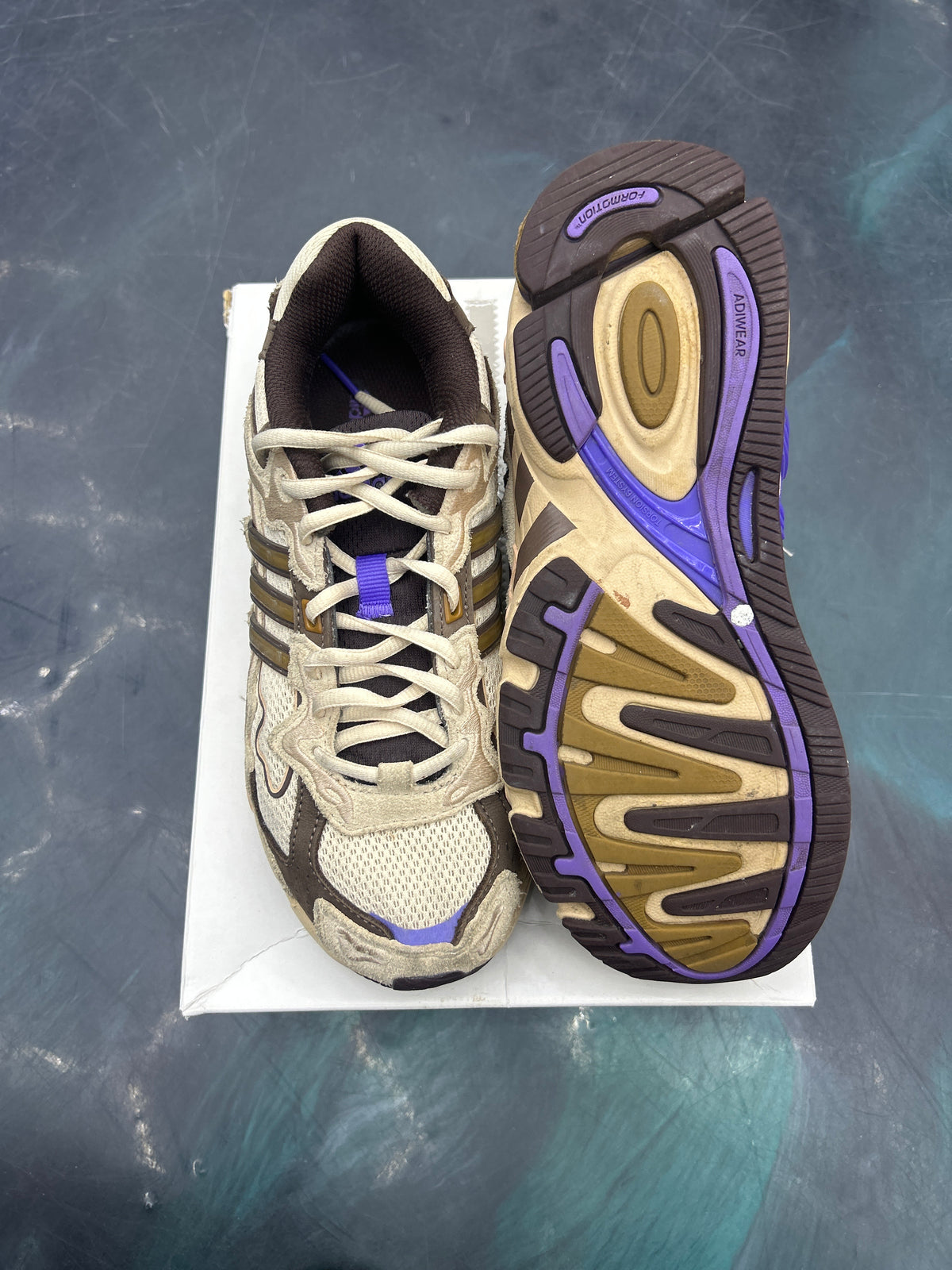ADIDAS RESPONSE BAD BUNNY CL PASO FINO PRE OWNED SIZE 6