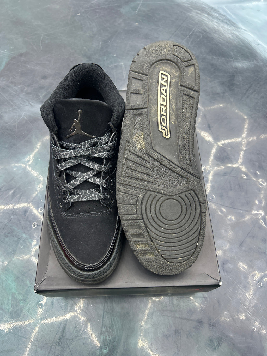 Jordan 3 RETRO BLACK CAT (2025) PRE OWNED SIZE 9