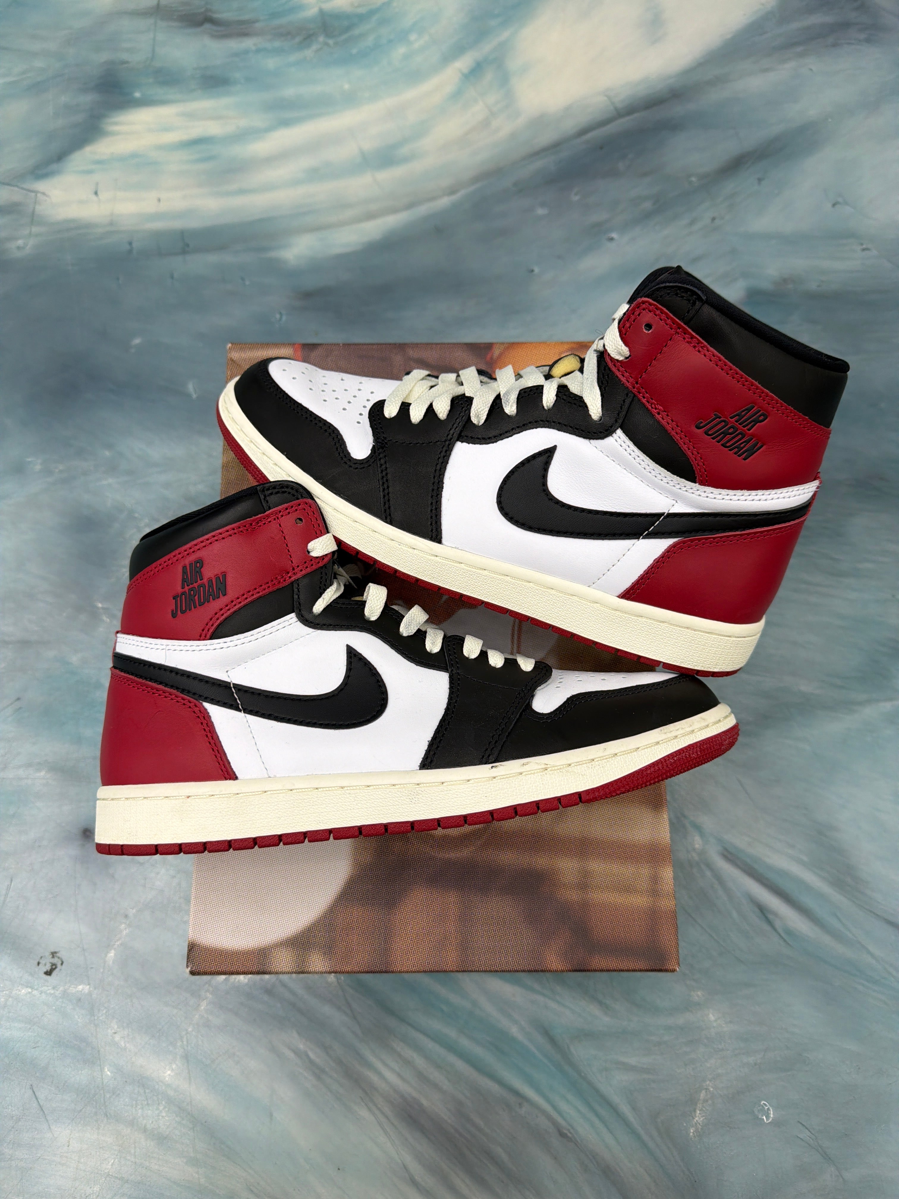 JORDAN 1 RETRO BLACK TOE PRE OWNED SIZE 10