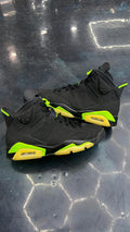 JORDAN 6 RETRO ELECTRIC GREEN PRE OWEND SIZE 9 NO BOX