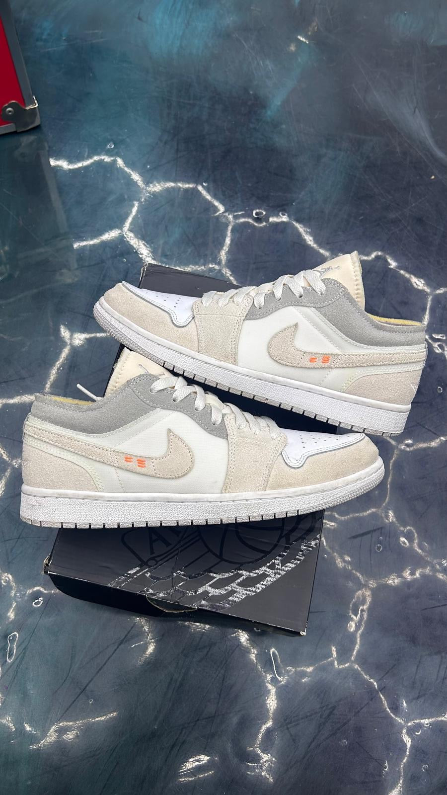 JORDAN 1 LOW SE CRAFT INSIDE OUT WHITE PHANTOM PRE OWNED SIZE 8