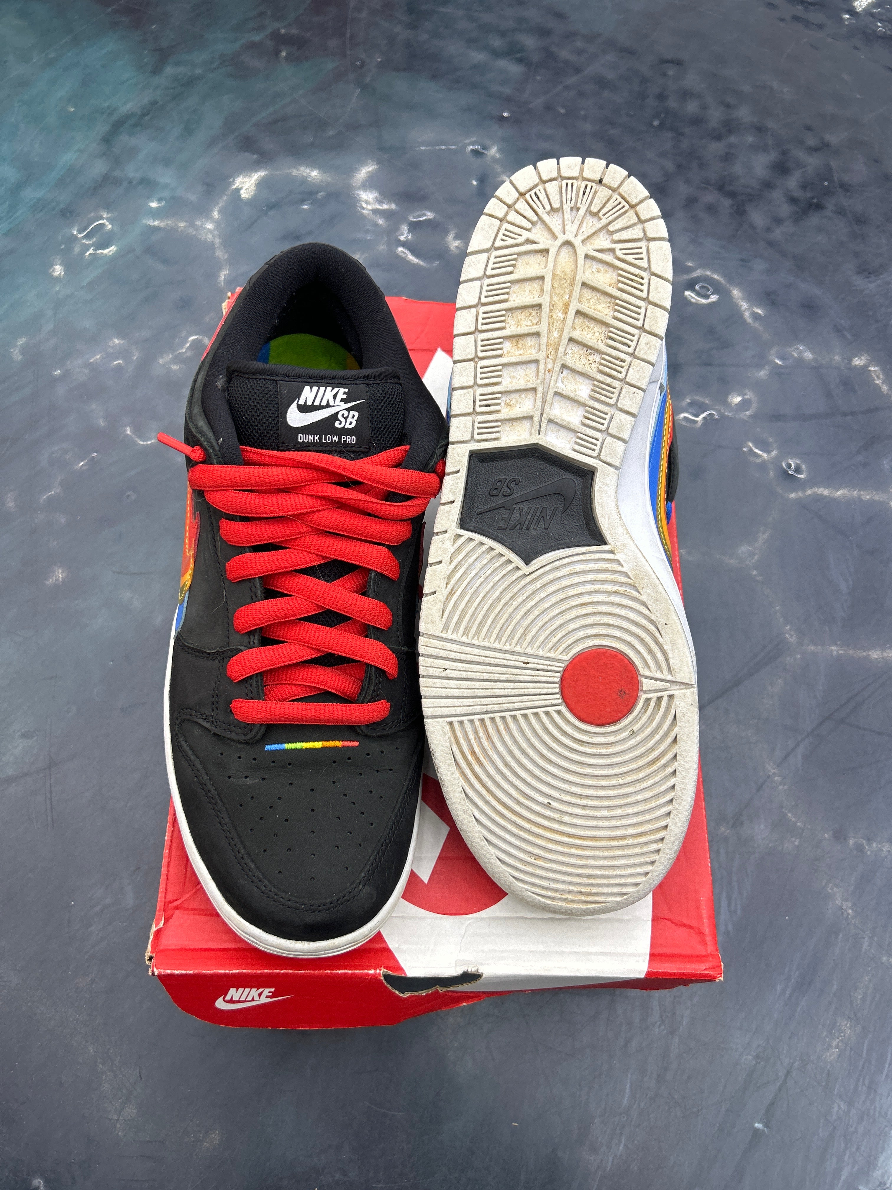 NIKE SB DUNK LOW POLAROID PRE OWNED SIZE 10