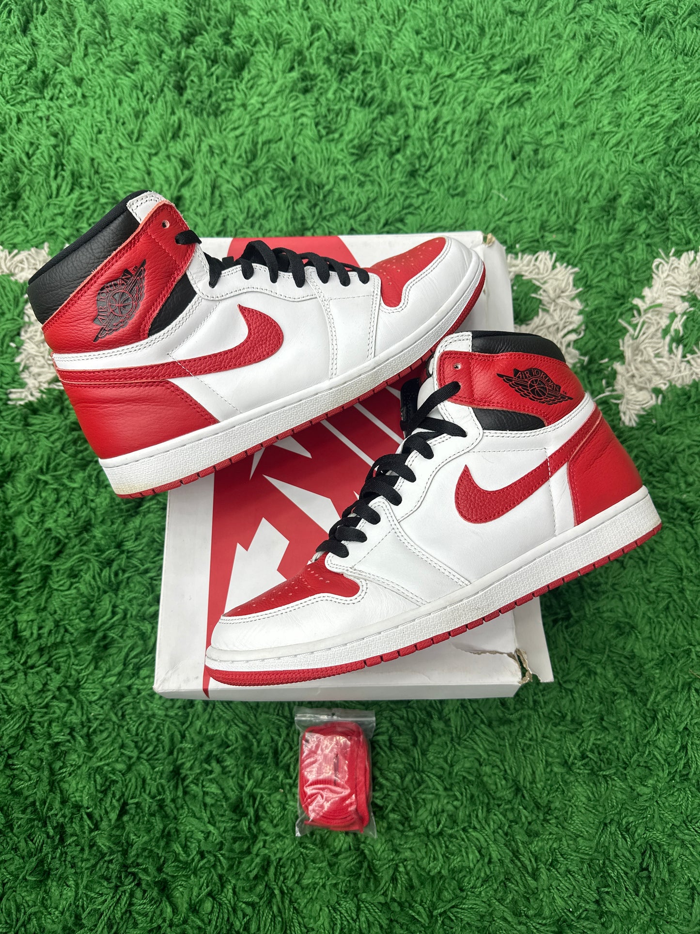 JORDAN 1 RETRO HIGH OG HERITAGE PRE-OWNED SIZE 11