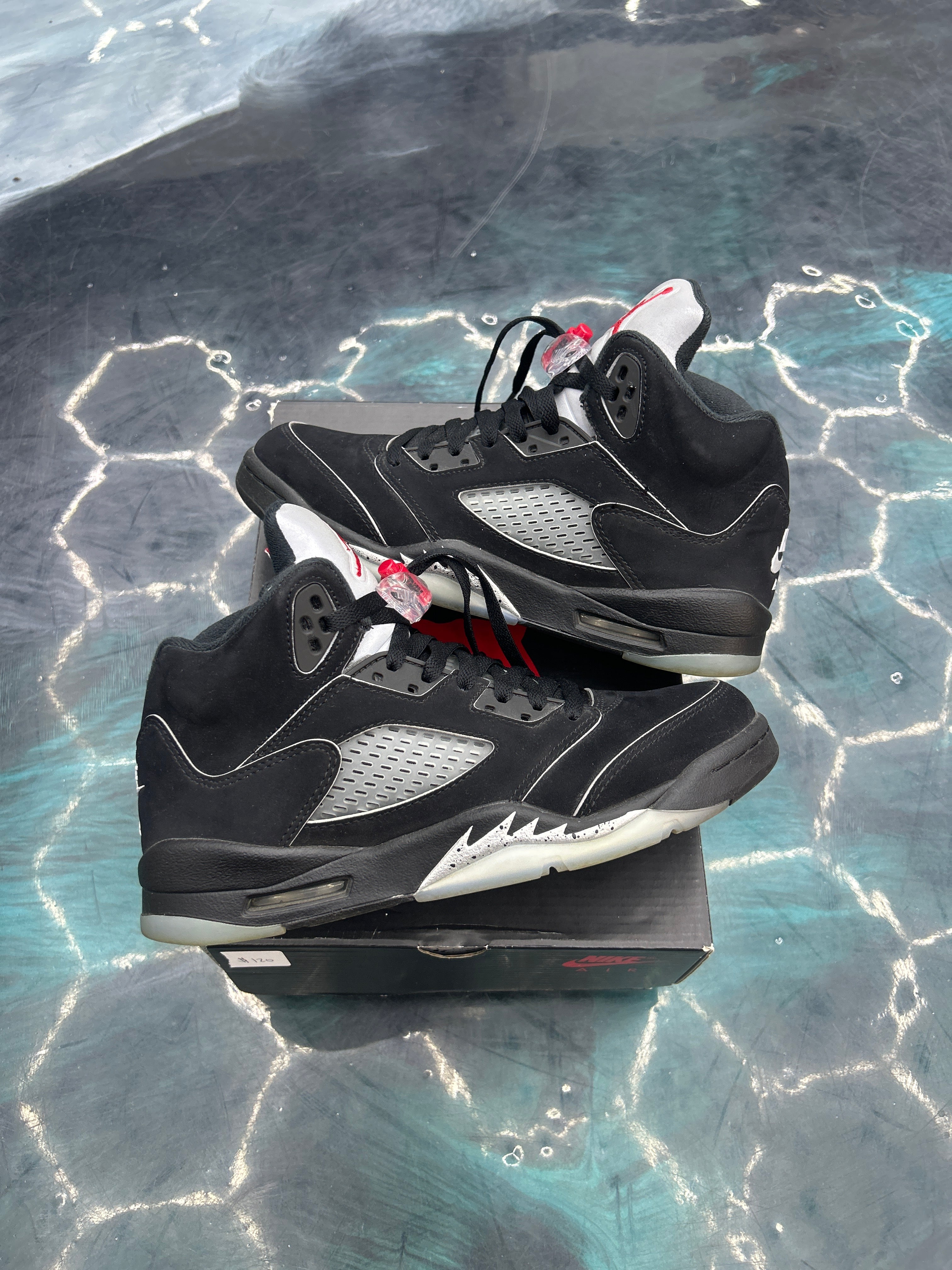 JORDAN 5 RETRO BLACK METALLIC REIMAGINED PRE OWNED SIZE 7Y