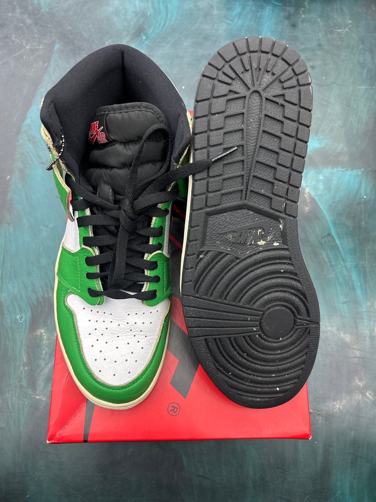 JORDAN 1 RETRO HIGH LUCKY GREEN PRE OWNED SIZE 10.5