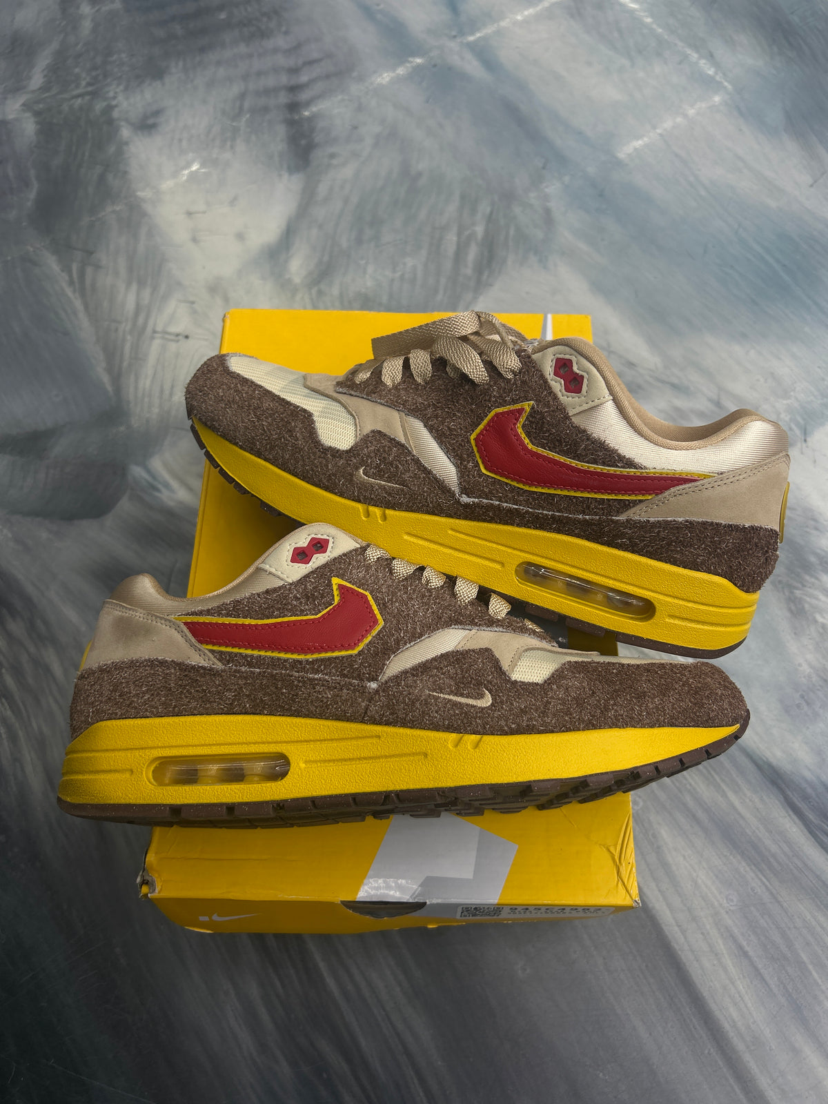 NIKE AIR MAX 1 .SWOOSH LOW POLY BIG HEAD ORIGINS SIZE 11.5 PRE OWNED