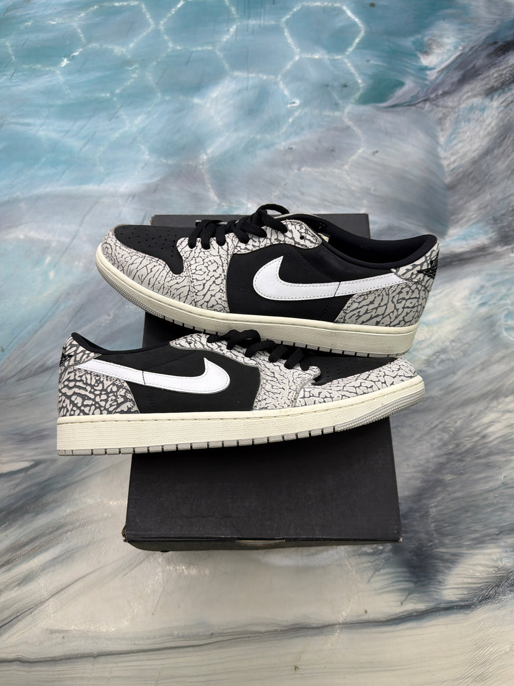 JORDAN 1 RETRO LOW OG BLACK CEMENT PRE OWNED SIZE 12