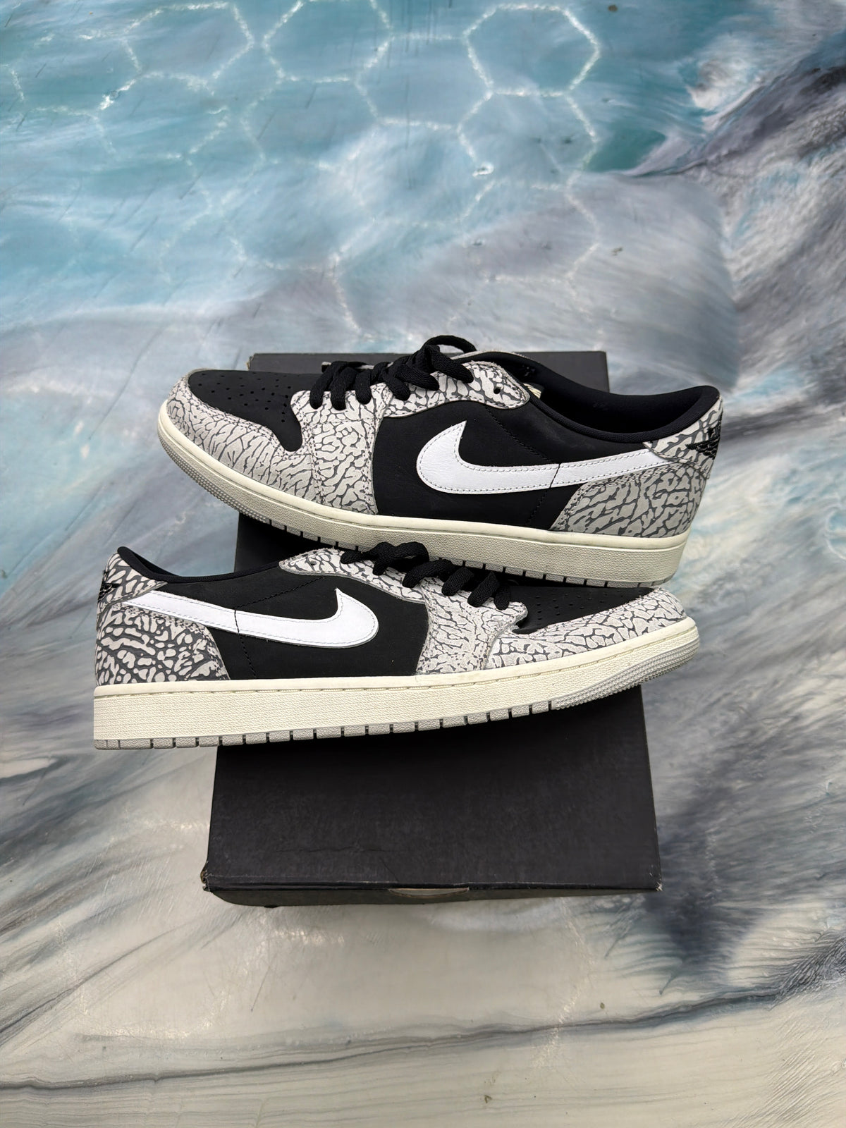 JORDAN 1 RETRO LOW OG BLACK CEMENT PRE OWNED SIZE 12
