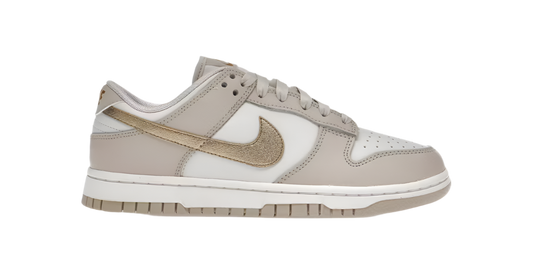 NIKE DUNK LOW PHANTOM METALLIC GOLD (WOMEN’S)