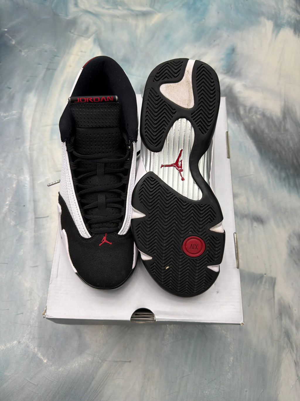 JORDAN 14 RETRO BLACK TOE PRE OWNED SIZE 9