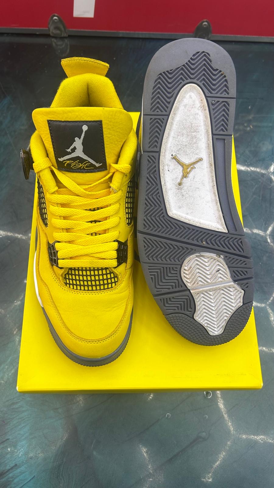 JORDAN 4 RETRO LIGHTNING PRE OWNED SIZE 10.5