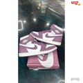 JORDAN 1 RETRO HIGH OG MAUVE PRE OWNED SIZE 13