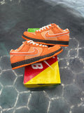 NIKE SB DUNKS LOW CONCEPTS ORANGE LOBSTER PRE OWNED SIZE 6
