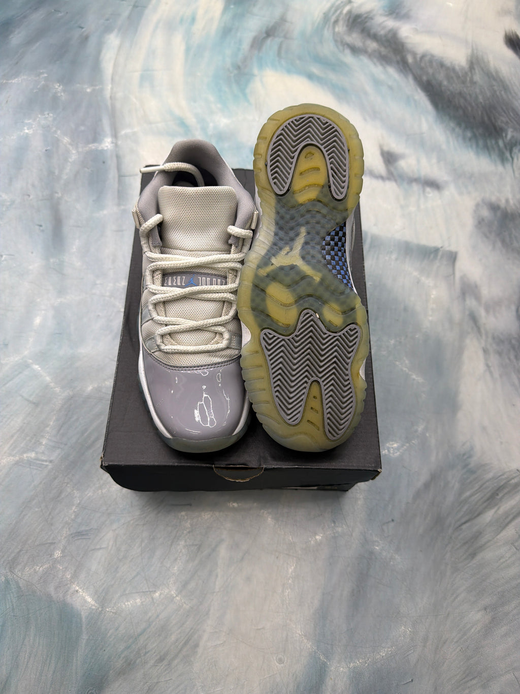 JORDAN 11 RWTRO LOW CEMENT GREY PRE OWNED SIZE 7Y