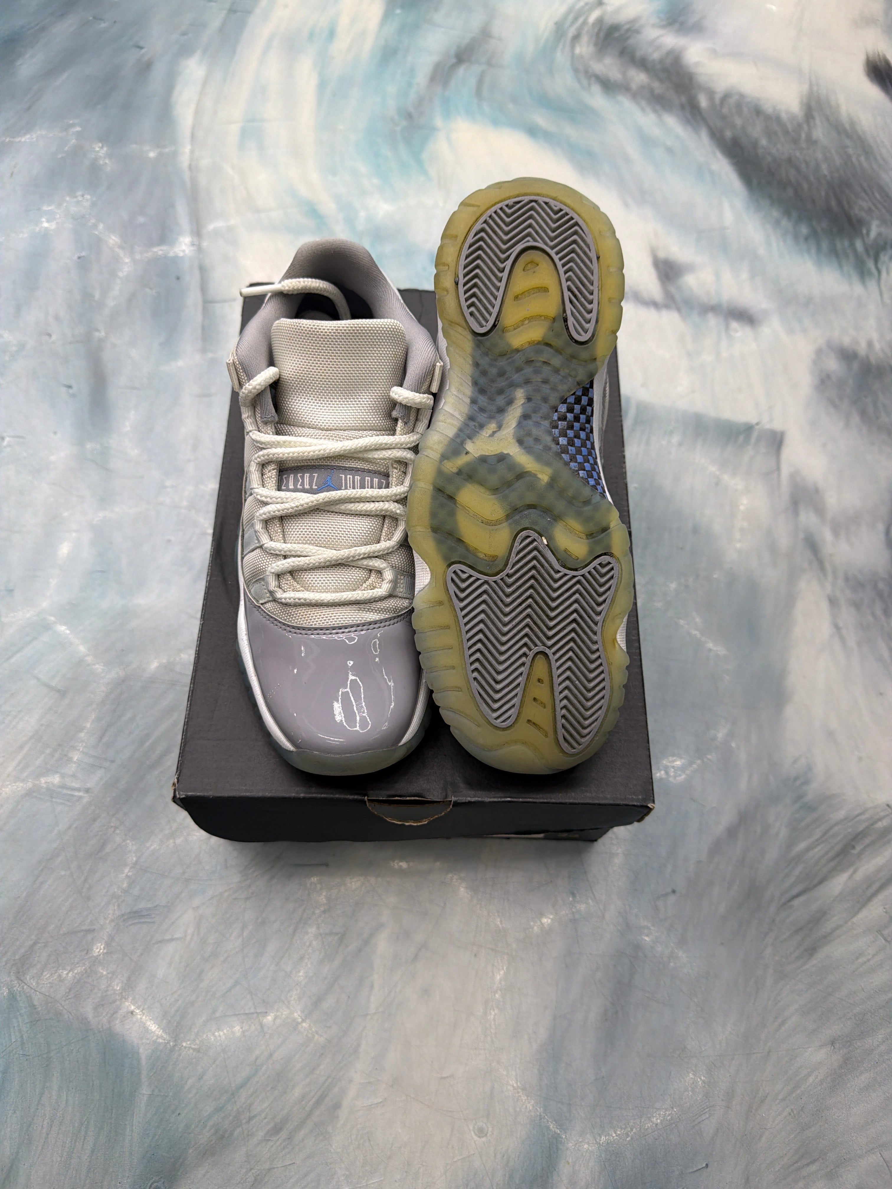 JORDAN 11 RWTRO LOW CEMENT GREY PRE OWNED SIZE 7Y