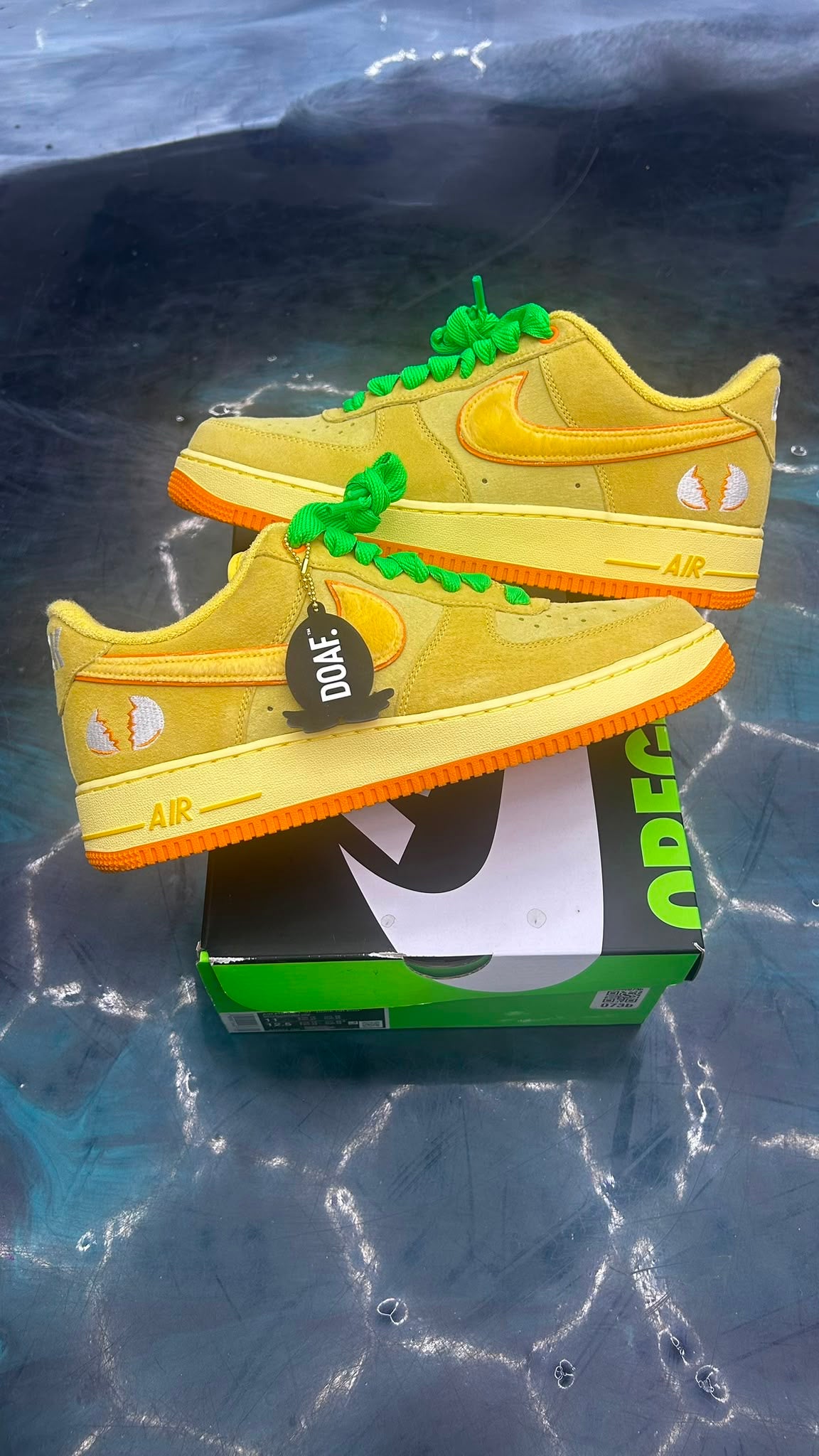 NIKE AIR FORCE 1 LOW DUCKS OF A FEATHER UNIVERSITY OF OREGON DUCK OR EGG PRE OWNED SIZE 11